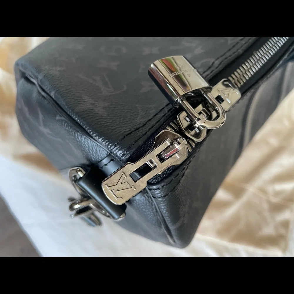 Louis Vuitton Black Monogram Eclipse Keepall Bandoulière 50 Travel Duffle Bag